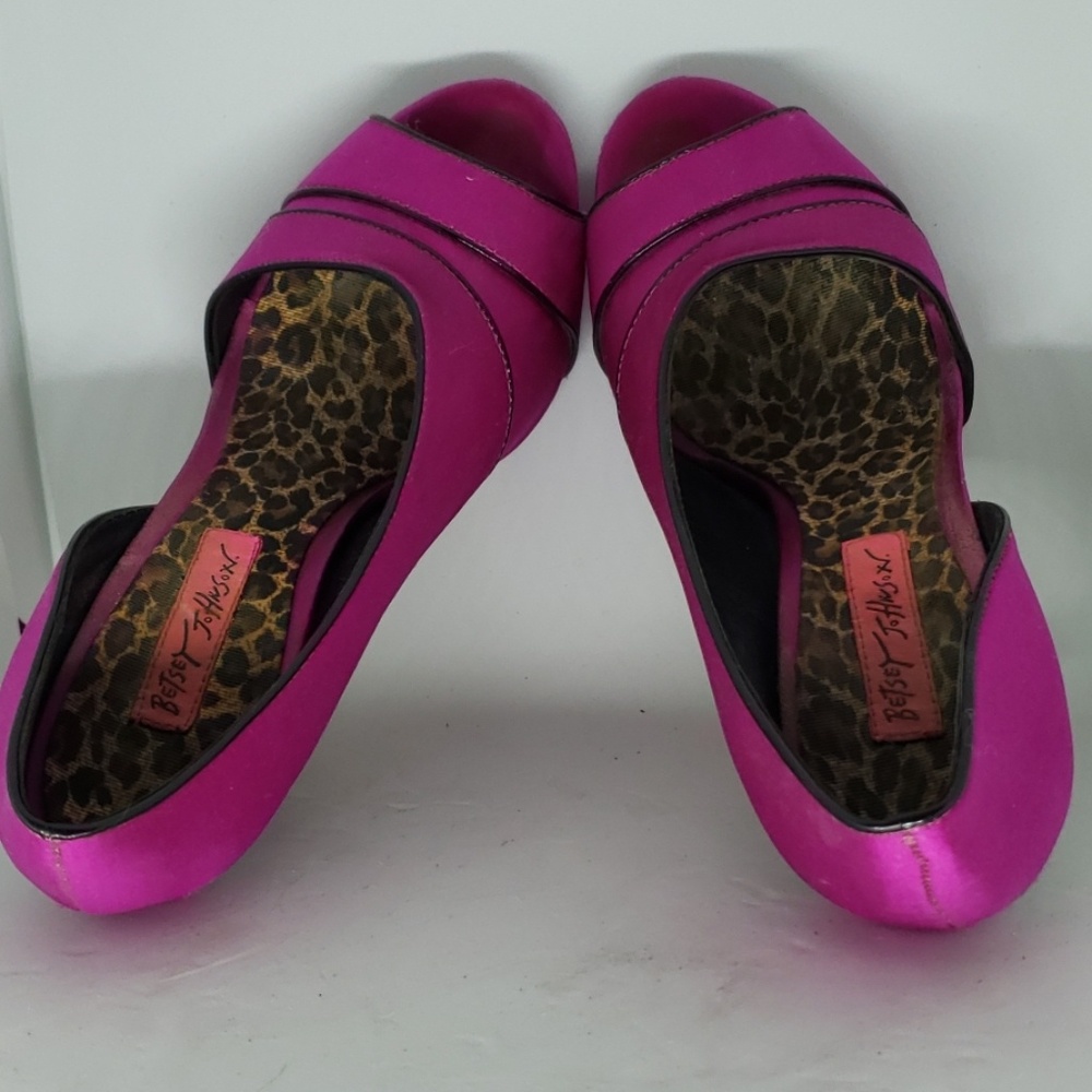 heels - Picture 3 of 6